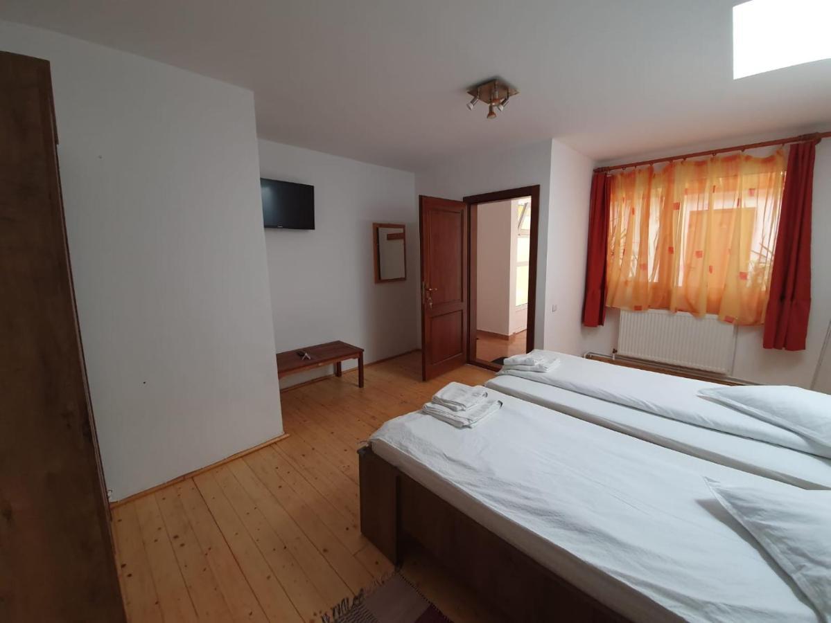 Casa Terezia Hotel Brasov Bagian luar foto